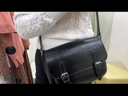 ❤️ Masturbasi umum tina jalang ngora FeralBerry sareng dildo di kamar pas ❤️❌ video bangsat dina su.porno-negrov.ru